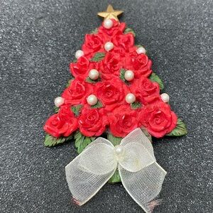 AVON Christmas Tree Brooch Pin